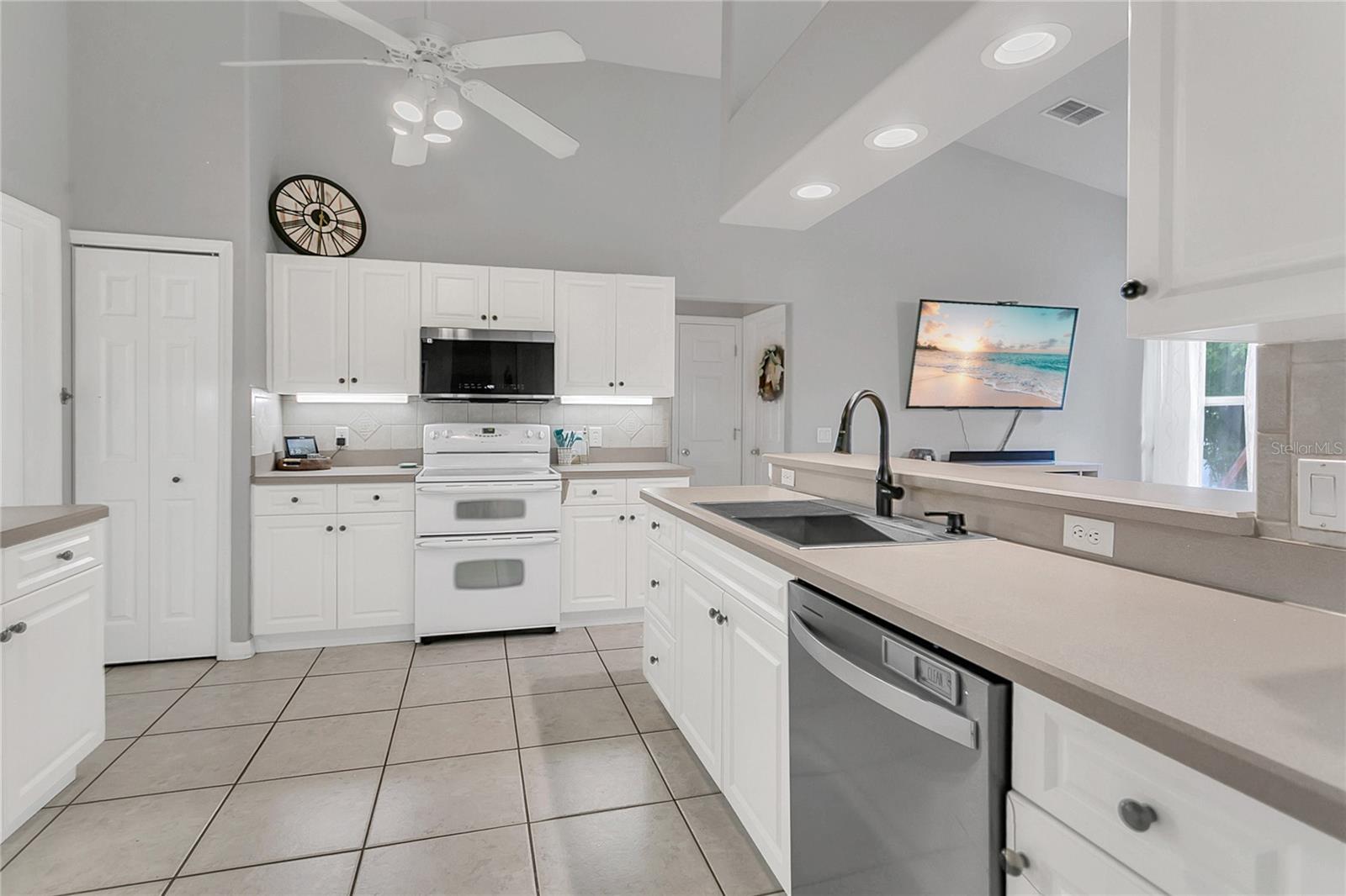 Image 11 of 33 For 1142 Kerwood Circle