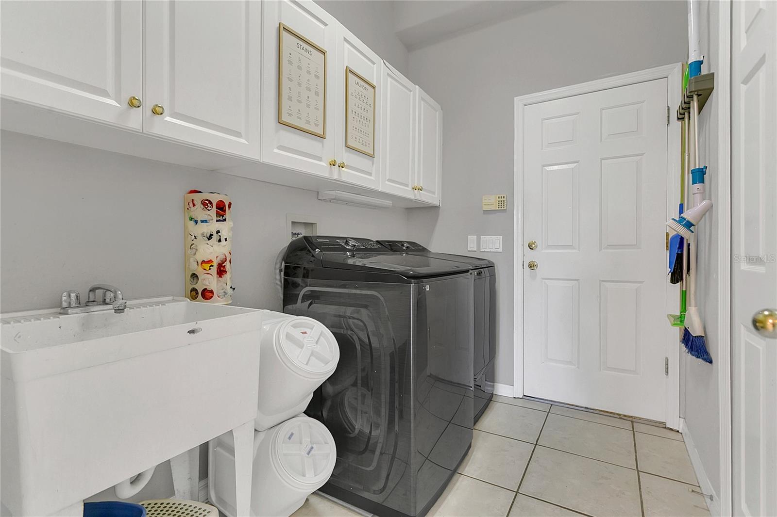 Image 22 of 33 For 1142 Kerwood Circle