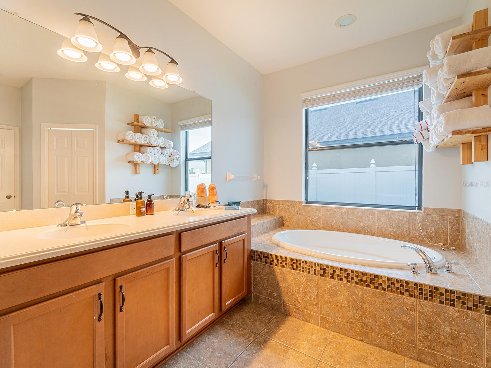 Image 23 of 38 For 8503 White Poplar Drive