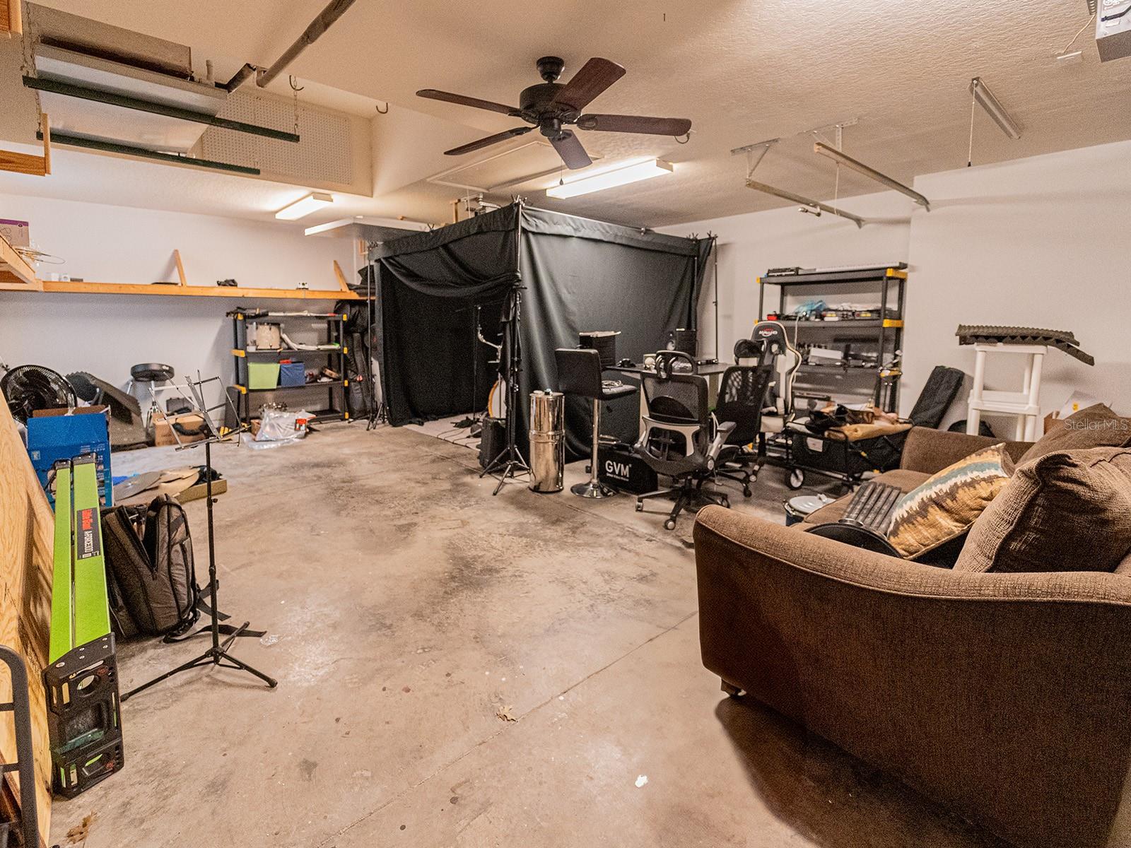 Image 31 of 38 For 8503 White Poplar Drive