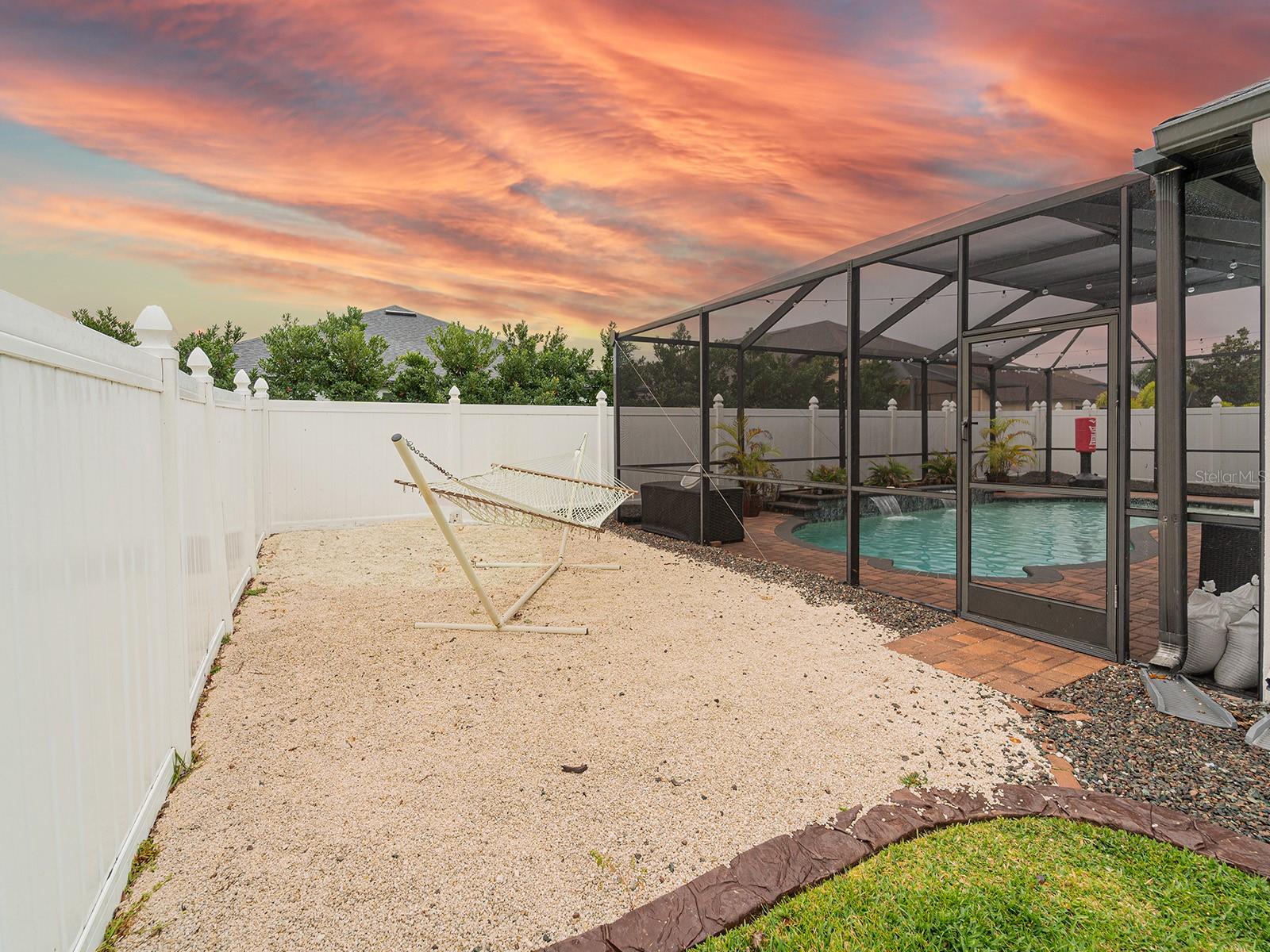Image 33 of 38 For 8503 White Poplar Drive