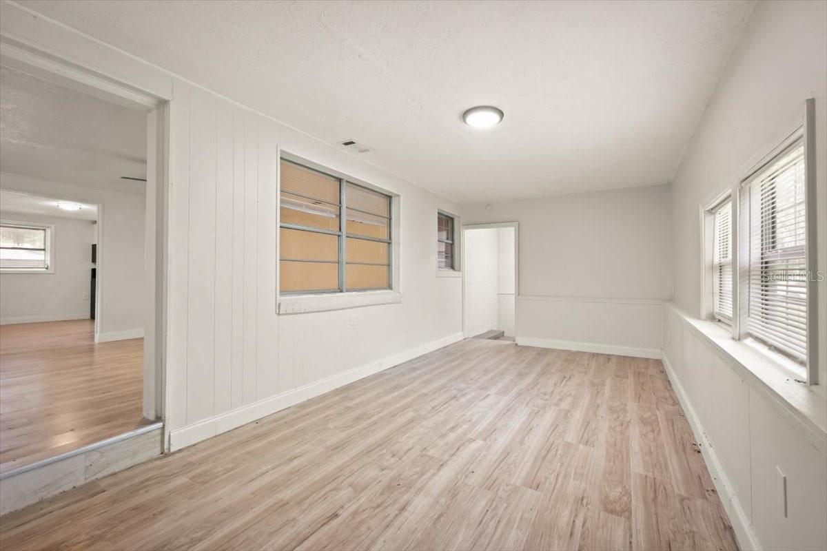 Image 4 of 28 For 7903 New Kings Road