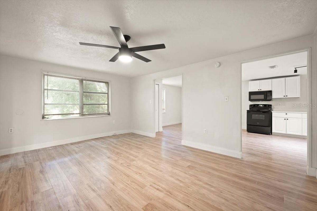 Image 8 of 28 For 7903 New Kings Road