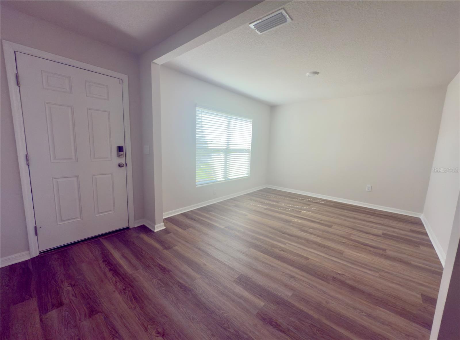 Image 2 of 22 For 11117 40th Avenue E
