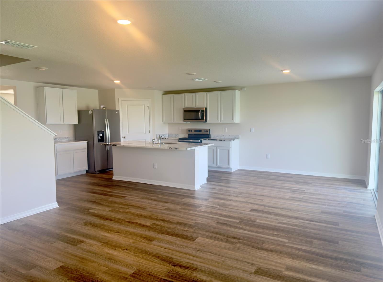 Image 3 of 22 For 11117 40th Avenue E
