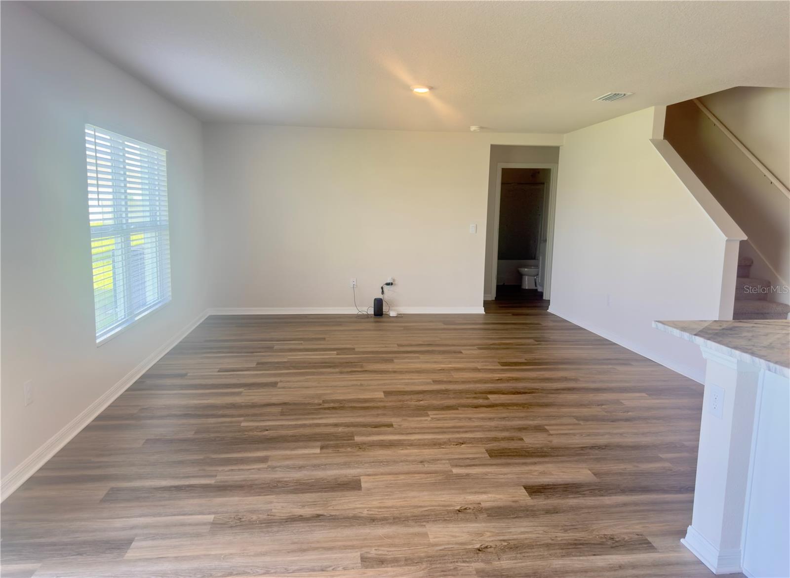 Image 6 of 22 For 11117 40th Avenue E