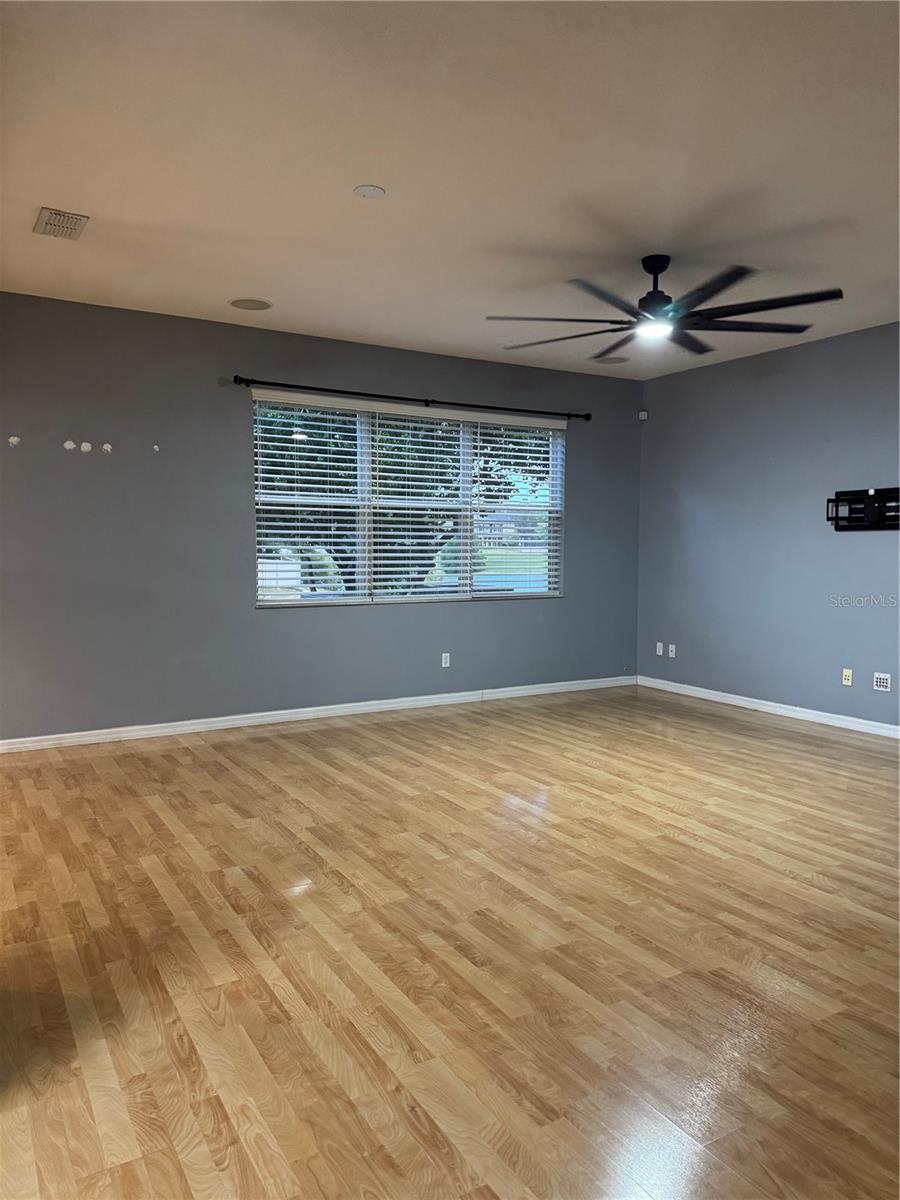Image 4 of 33 For 1732 Grand Rue Drive