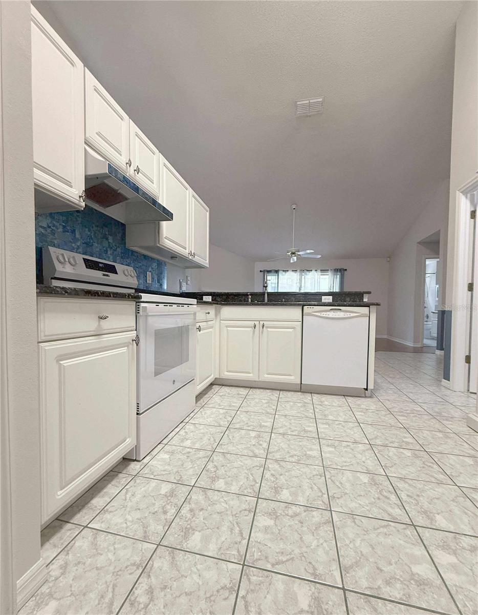 Image 12 of 38 For 1326 Hampshire Place Circle