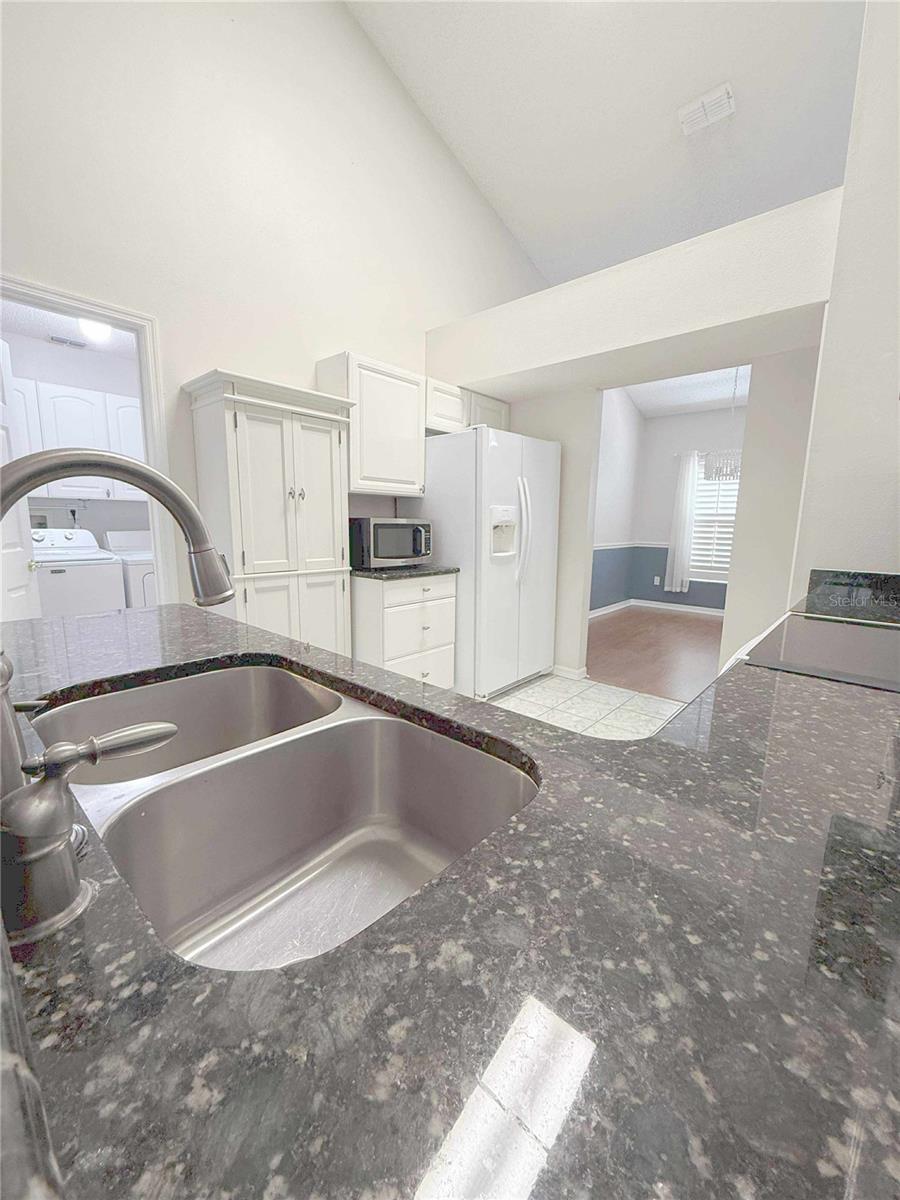 Image 13 of 38 For 1326 Hampshire Place Circle