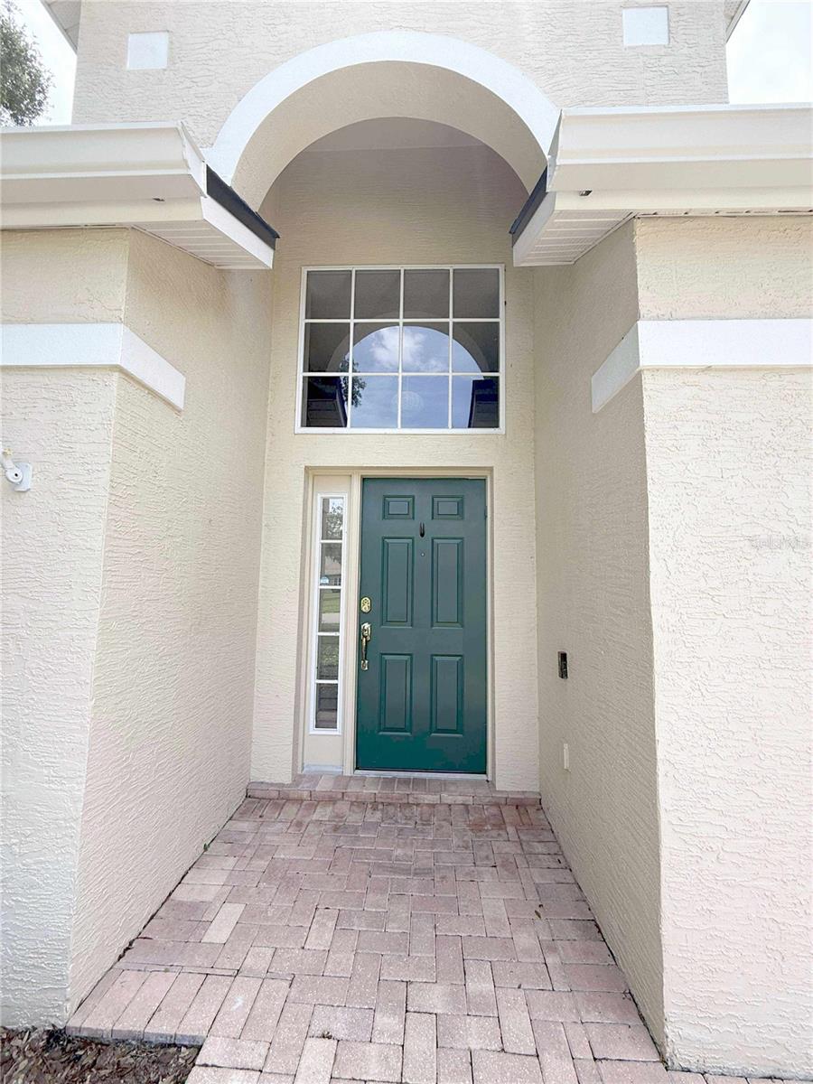 Image 3 of 38 For 1326 Hampshire Place Circle