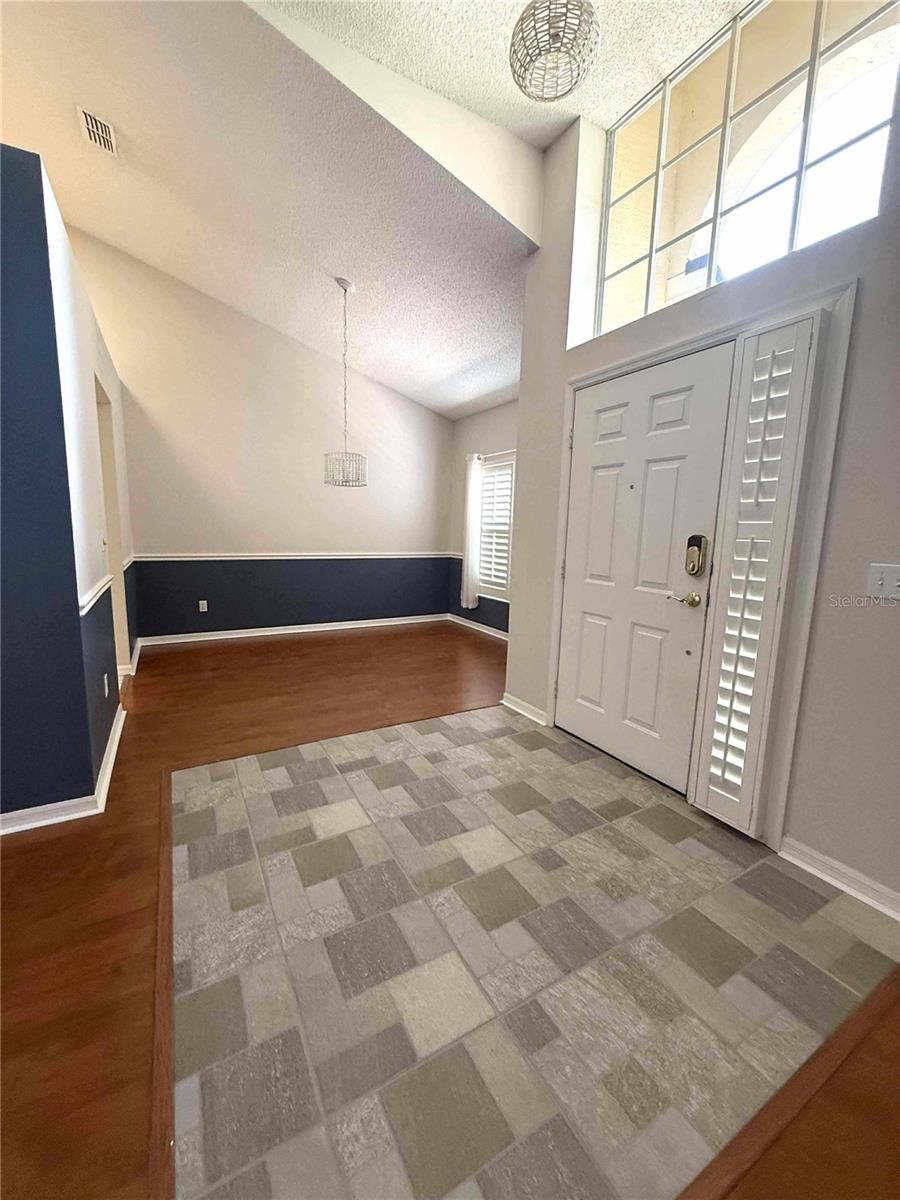 Image 5 of 38 For 1326 Hampshire Place Circle