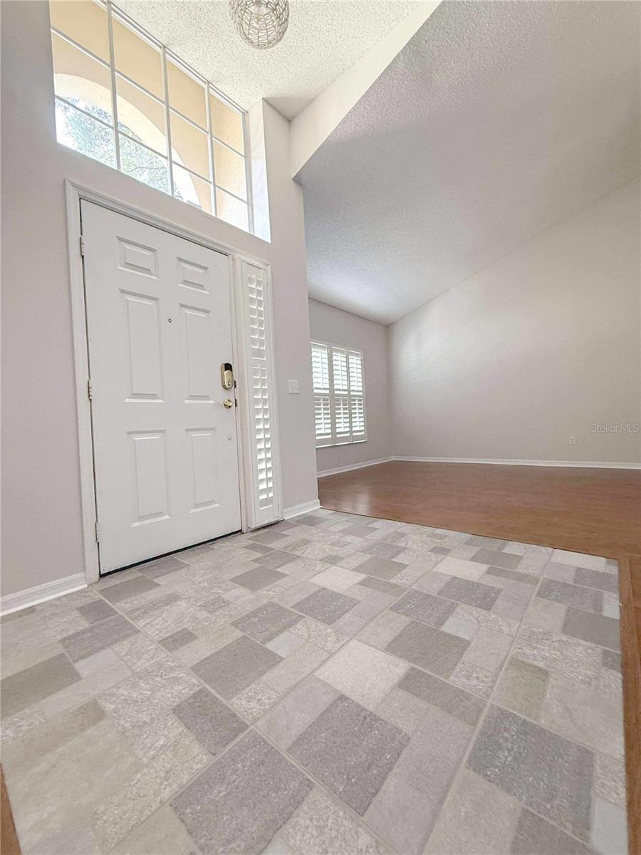 Image 8 of 38 For 1326 Hampshire Place Circle
