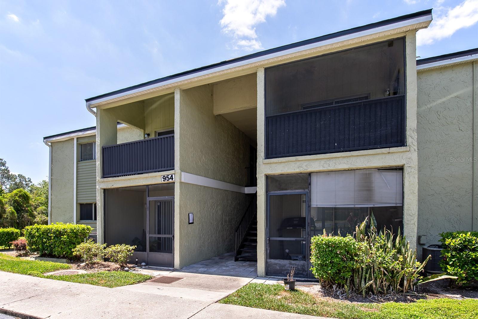 Image 2 of 17 For 954 Lake Destiny Road H