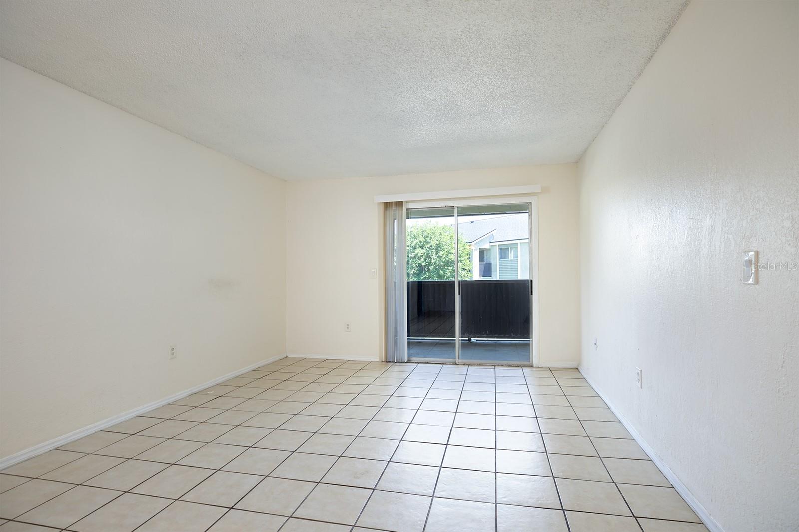 Image 3 of 17 For 954 Lake Destiny Road H