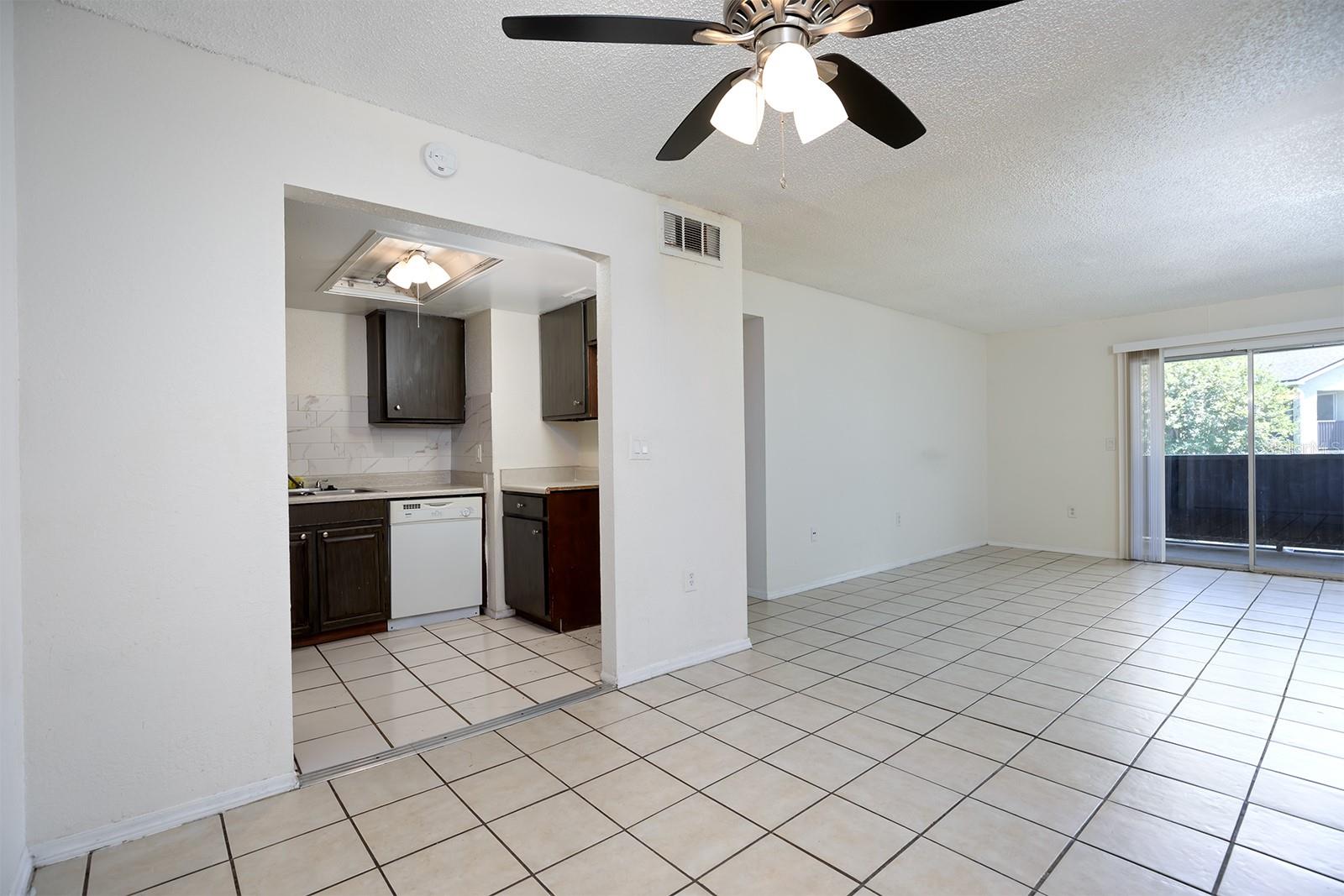 Image 5 of 17 For 954 Lake Destiny Road H