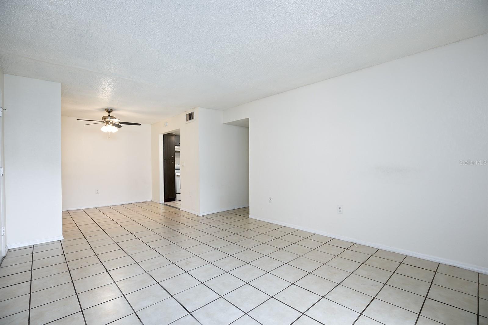 Image 6 of 17 For 954 Lake Destiny Road H