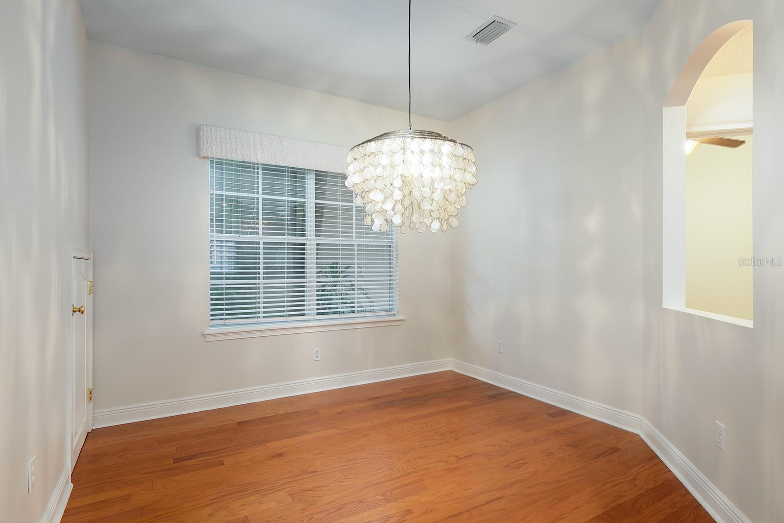 Image 10 of 44 For 820 Ellwood Avenue A