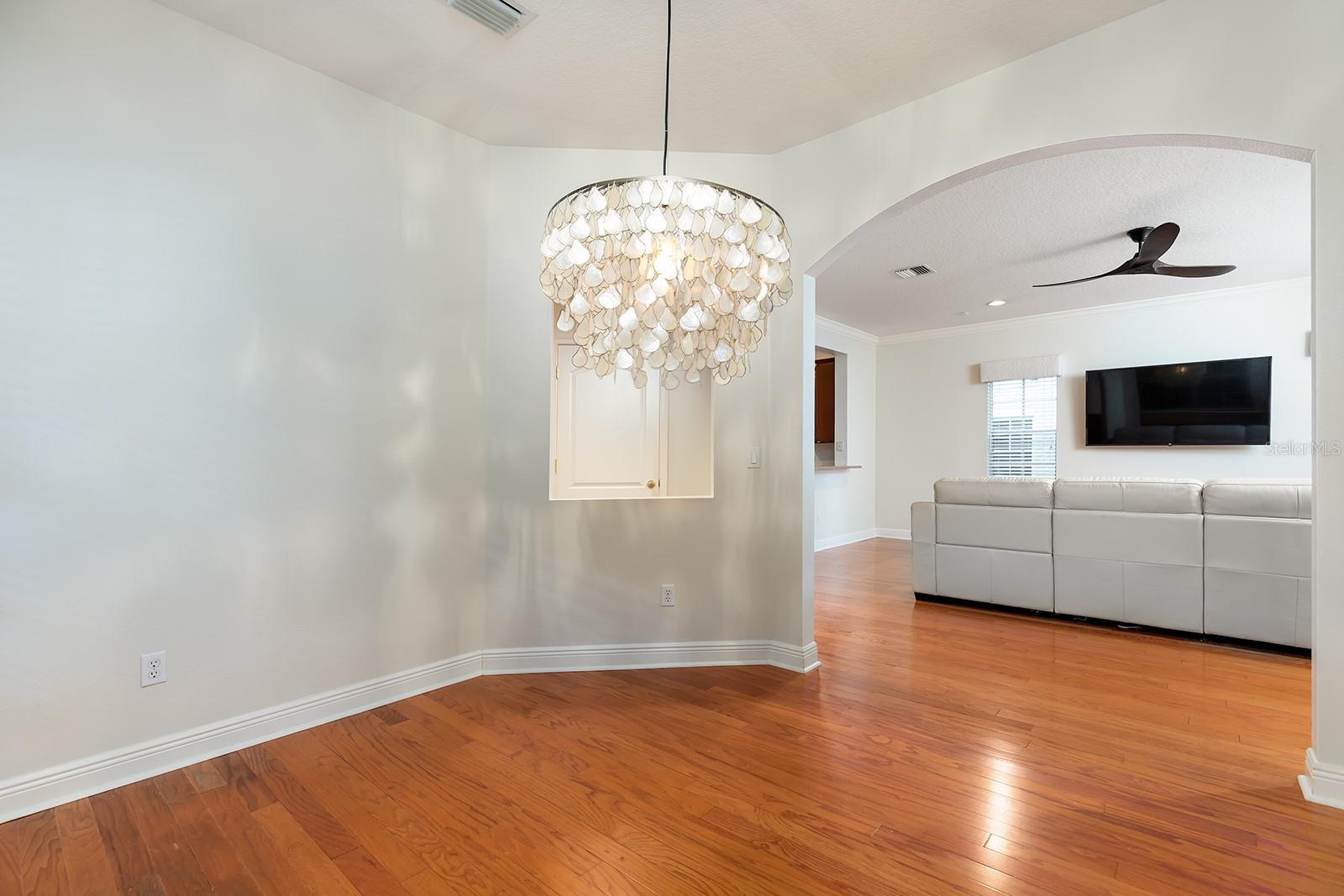 Image 11 of 44 For 820 Ellwood Avenue A