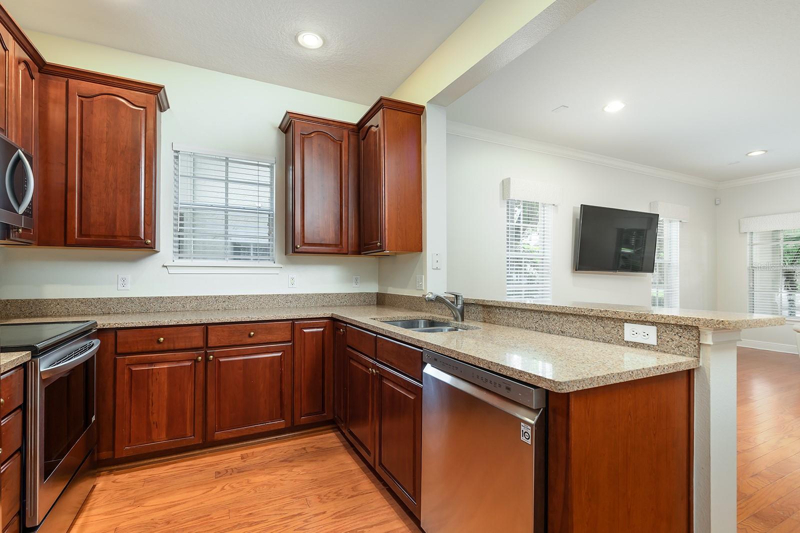 Image 14 of 44 For 820 Ellwood Avenue A