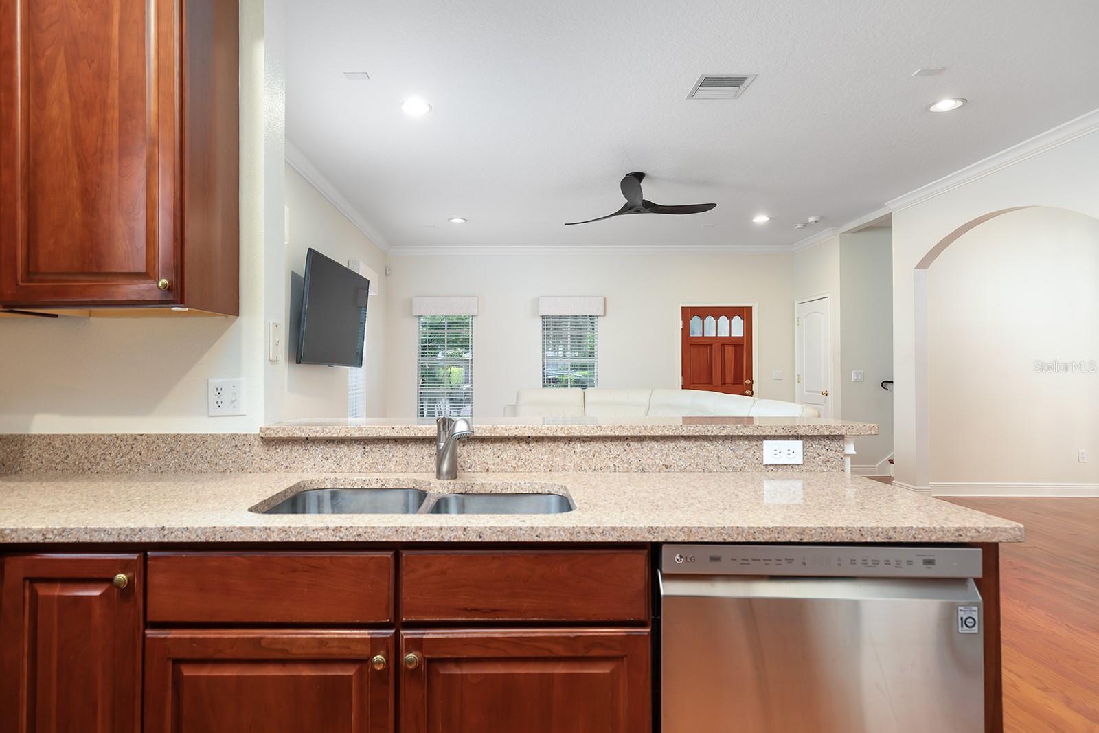 Image 15 of 44 For 820 Ellwood Avenue A