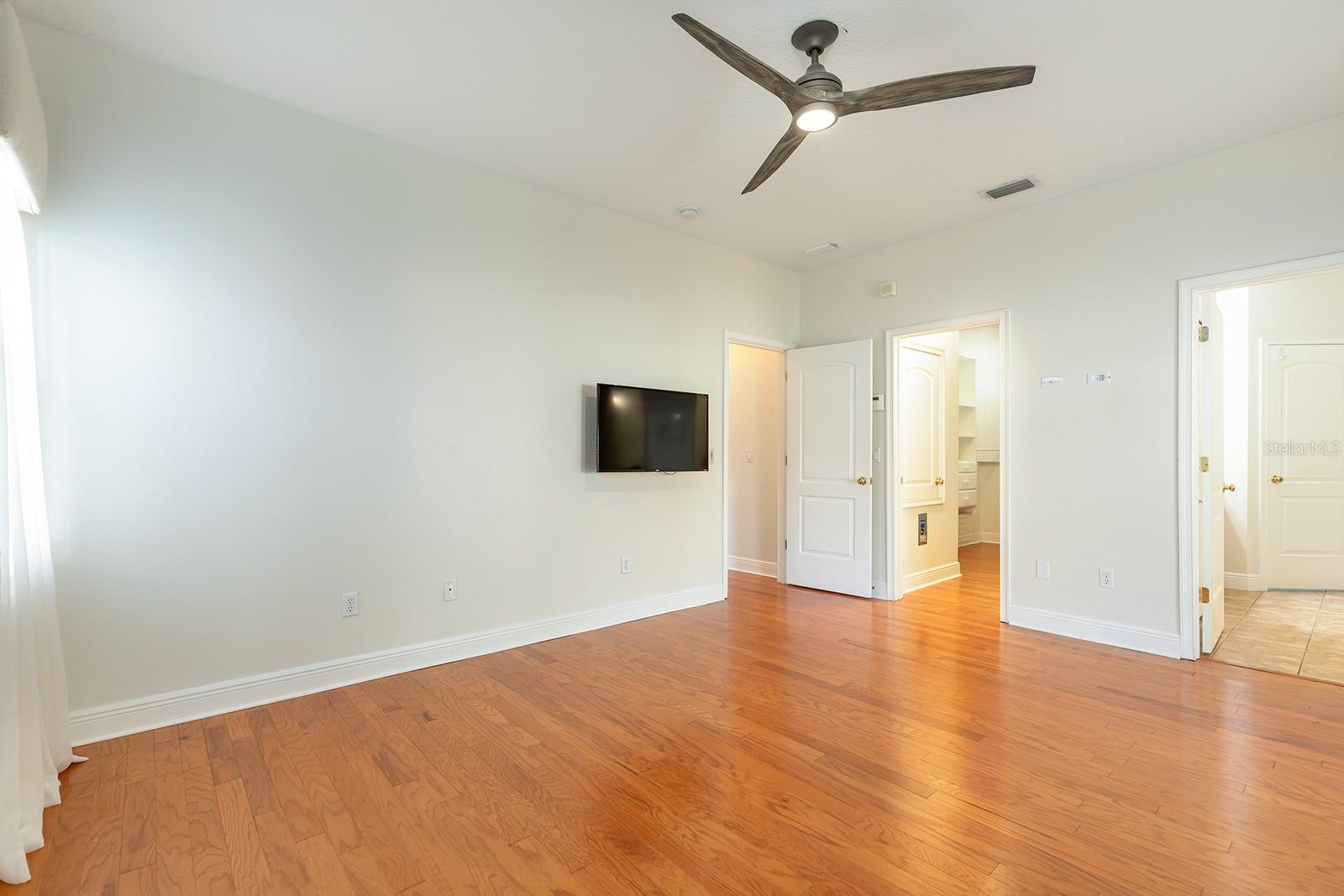 Image 18 of 44 For 820 Ellwood Avenue A