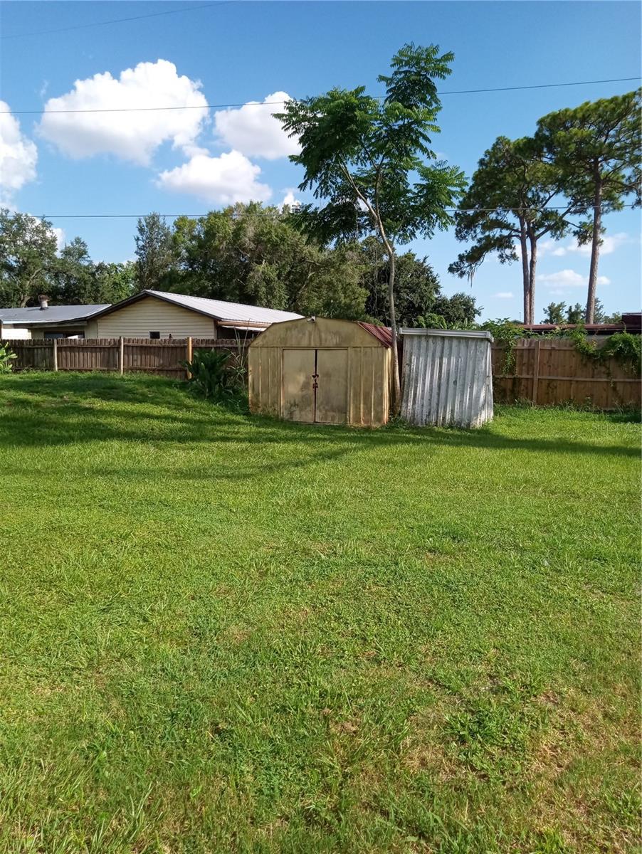 Image 3 of 4 For 2704 Annandale Avenue