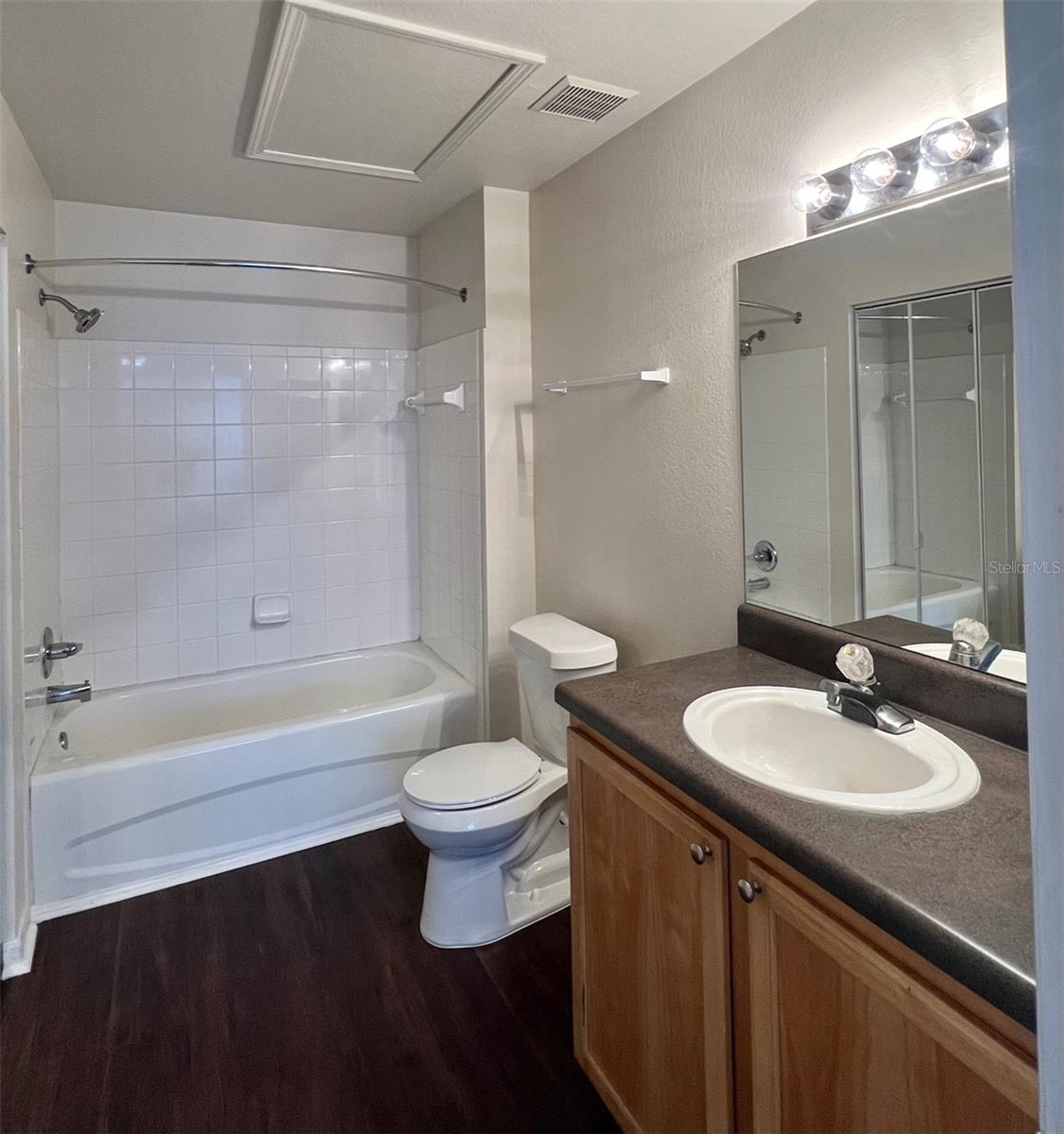 Image 14 of 17 For 8981 Lee Vista Boulevard 2202