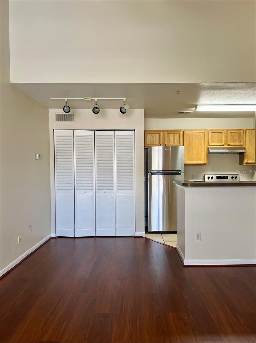 Image 6 of 17 For 8981 Lee Vista Boulevard 2202