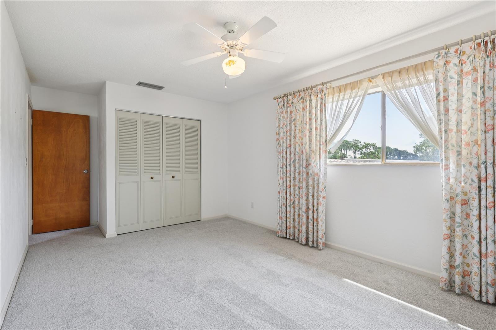 Image 34 of 62 For 102 Golf Club Drive