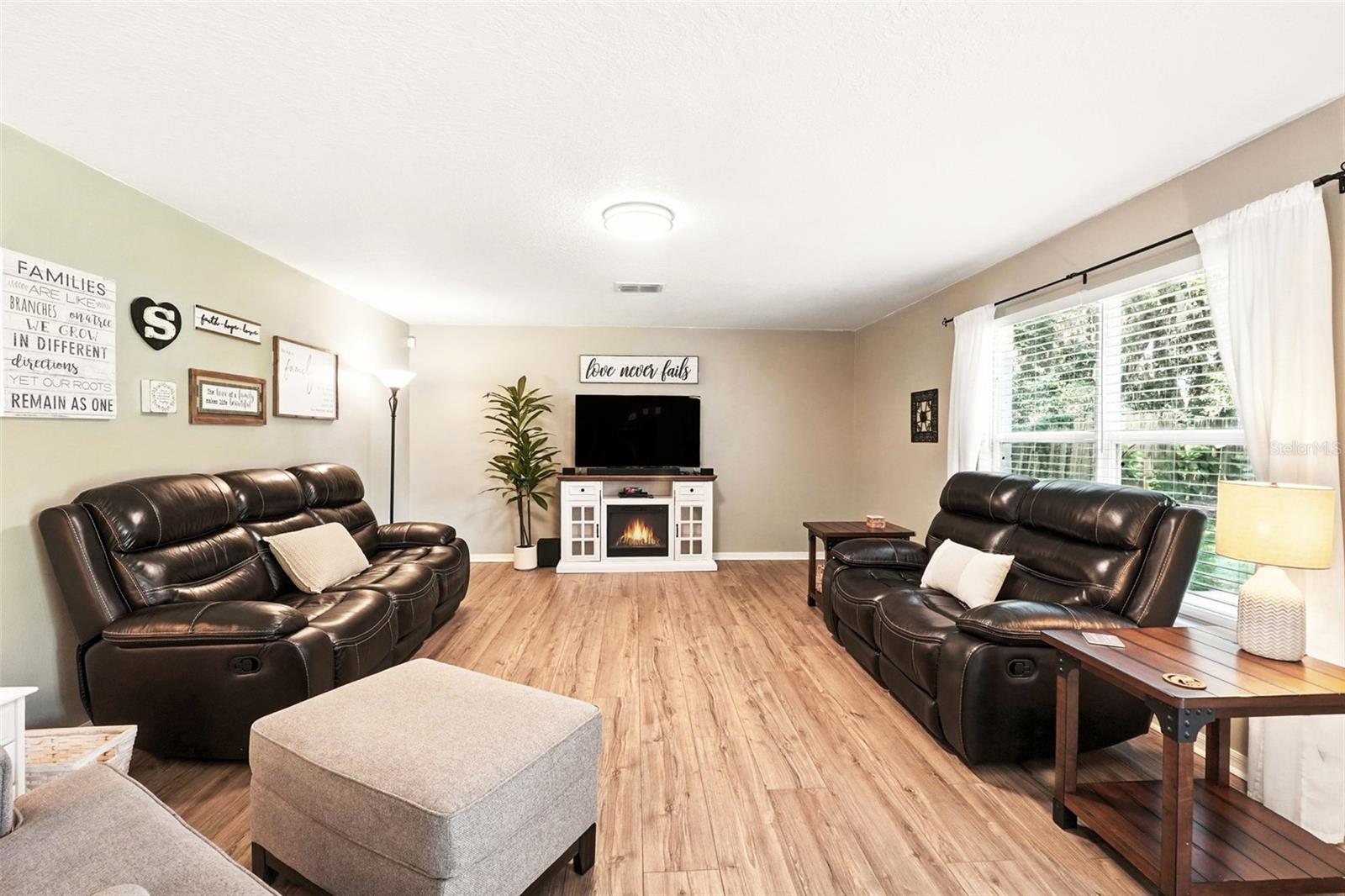 Image 13 of 42 For 2811 Bickley Drive