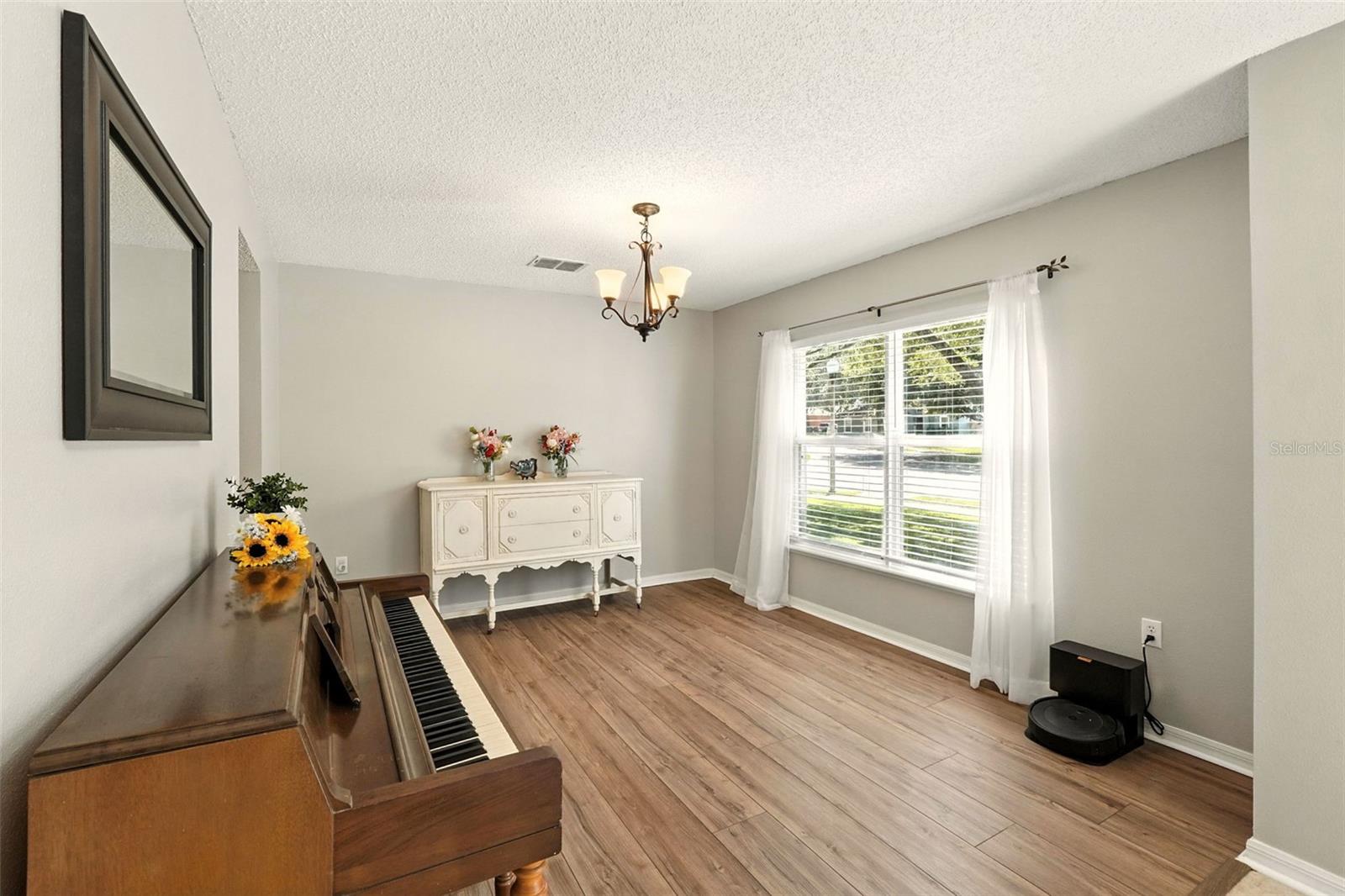 Image 8 of 42 For 2811 Bickley Drive