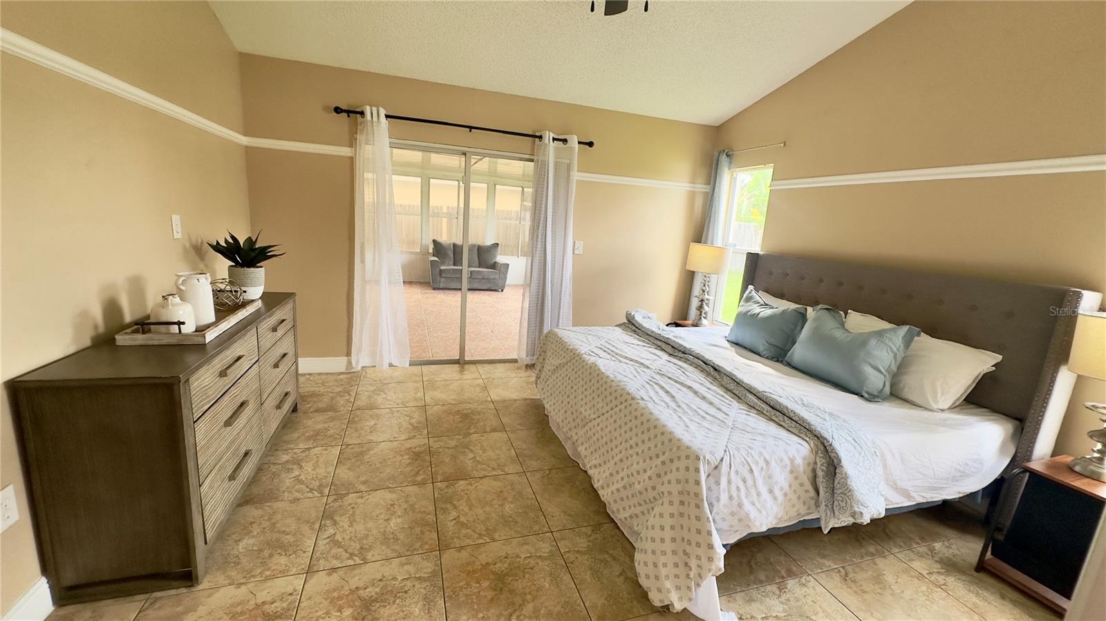Image 5 of 16 For 11700 Cranbourne Drive