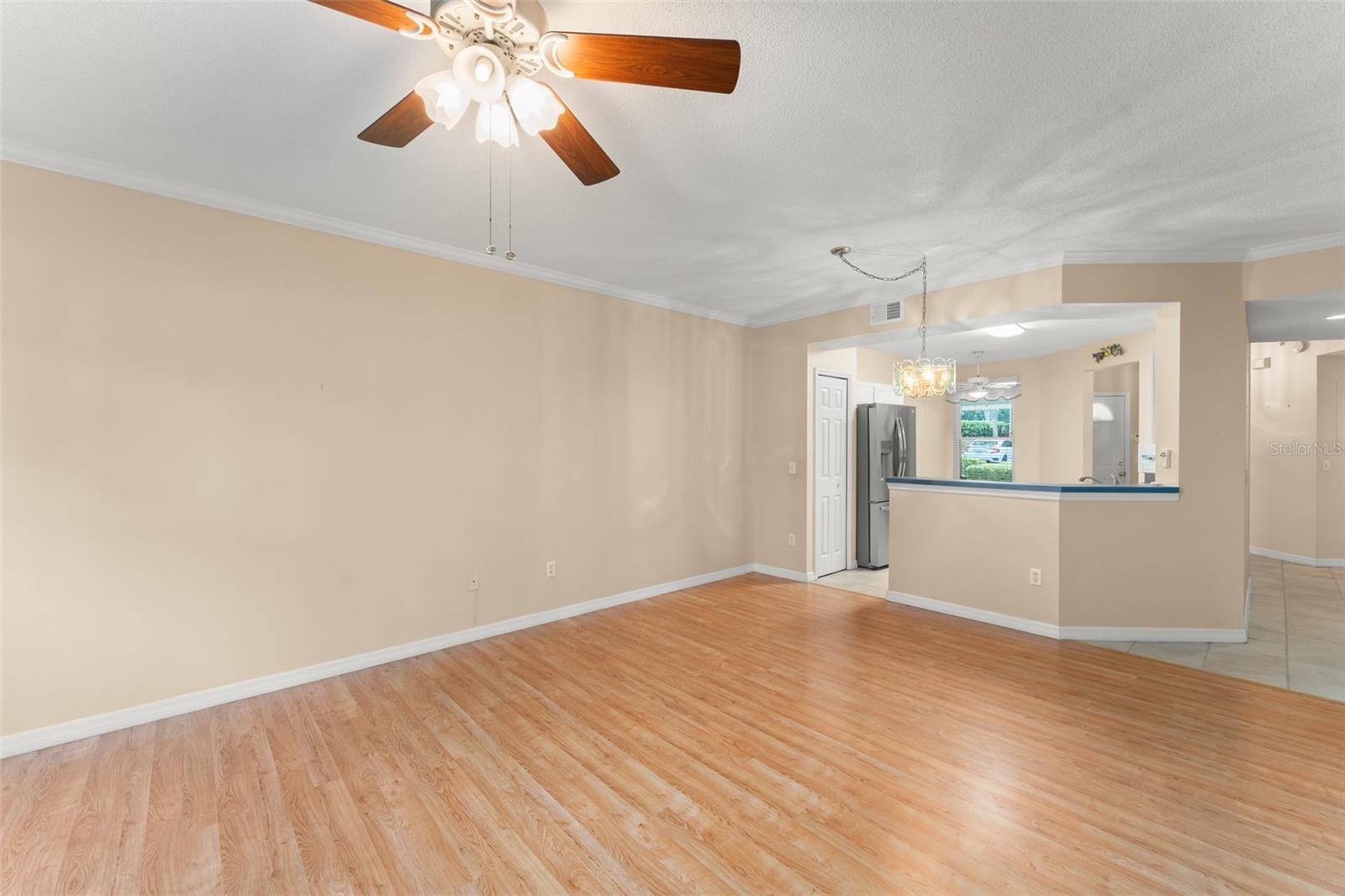 Image 13 of 31 For 640 Cranes Way 164