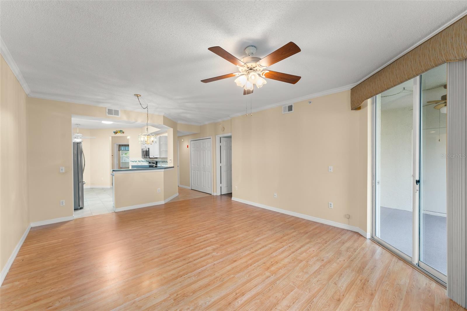 Image 14 of 31 For 640 Cranes Way 164