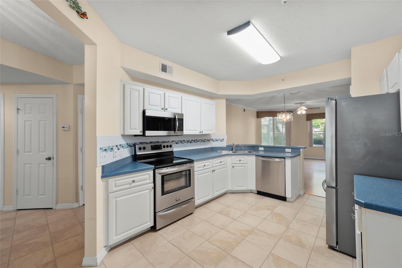 Image 8 of 31 For 640 Cranes Way 164