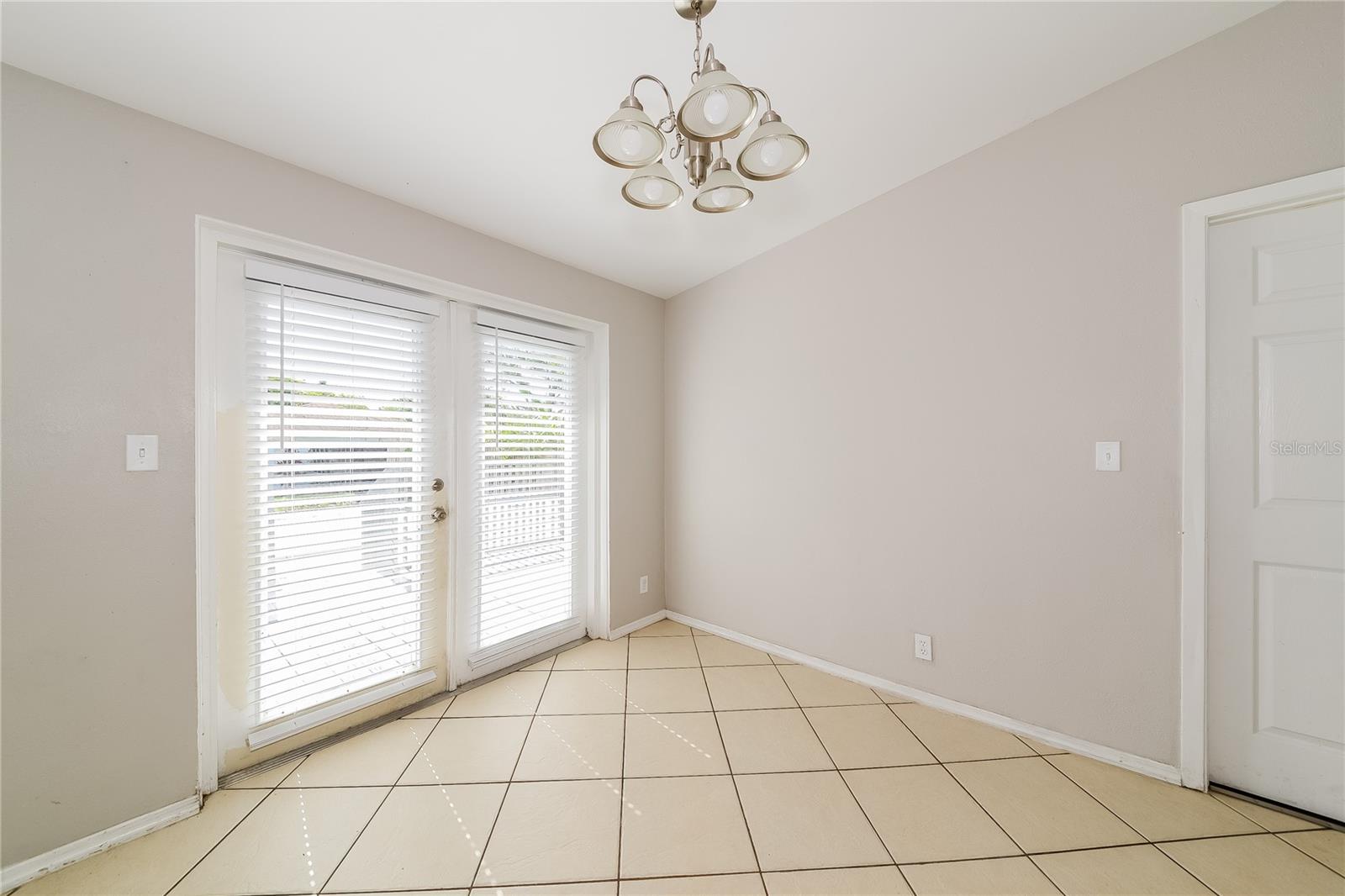 Image 6 of 16 For 5111 22nd Street Court E