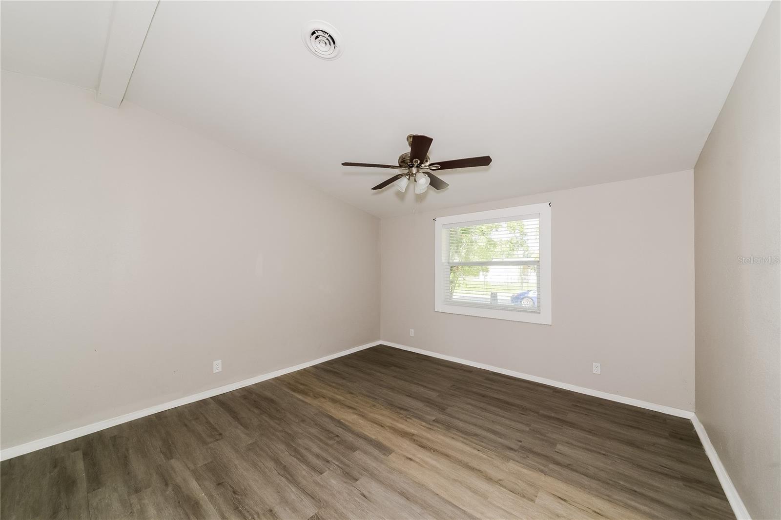 Image 9 of 16 For 5111 22nd Street Court E