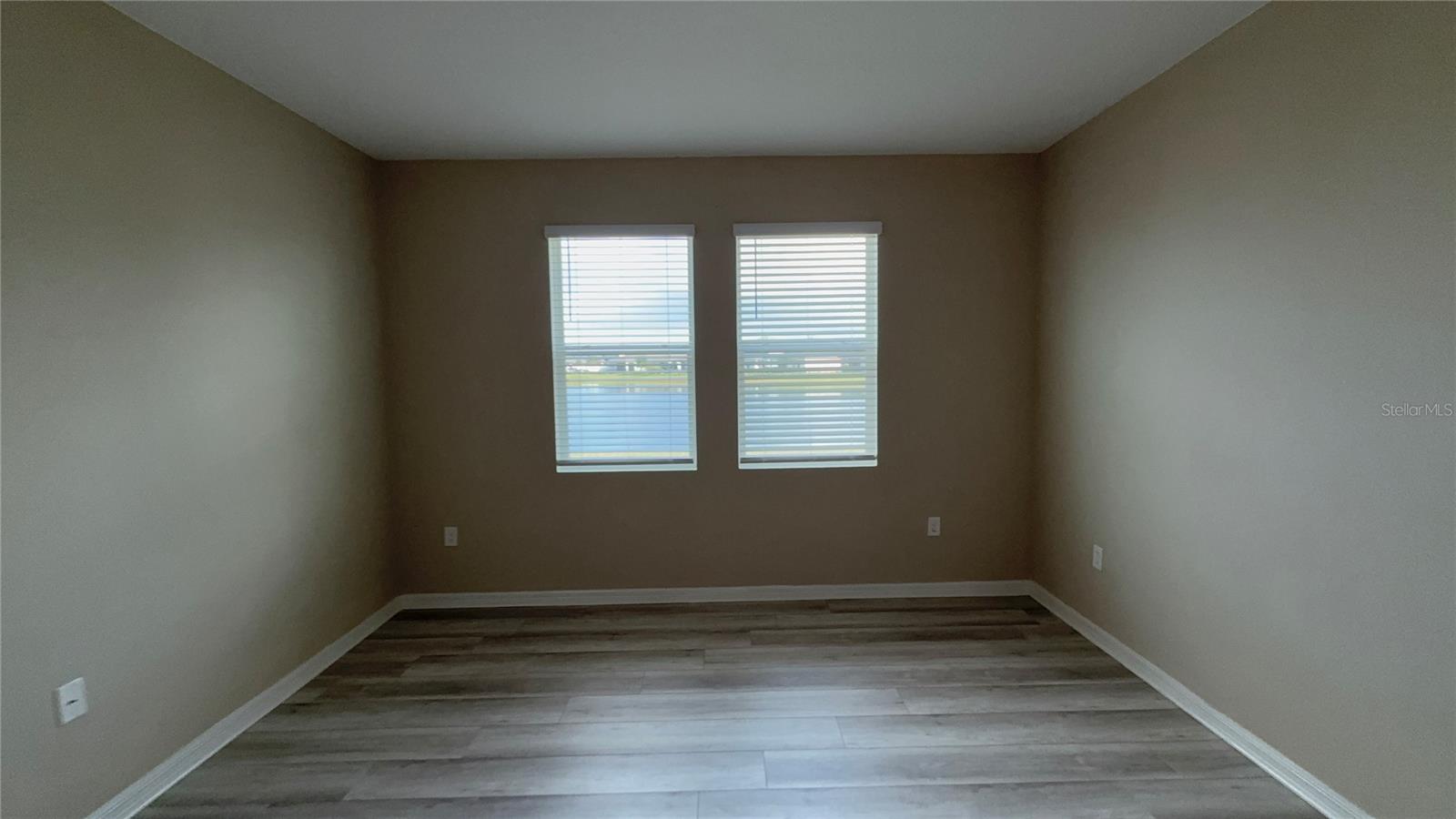 Image 34 of 52 For 2816 Neverland Drive