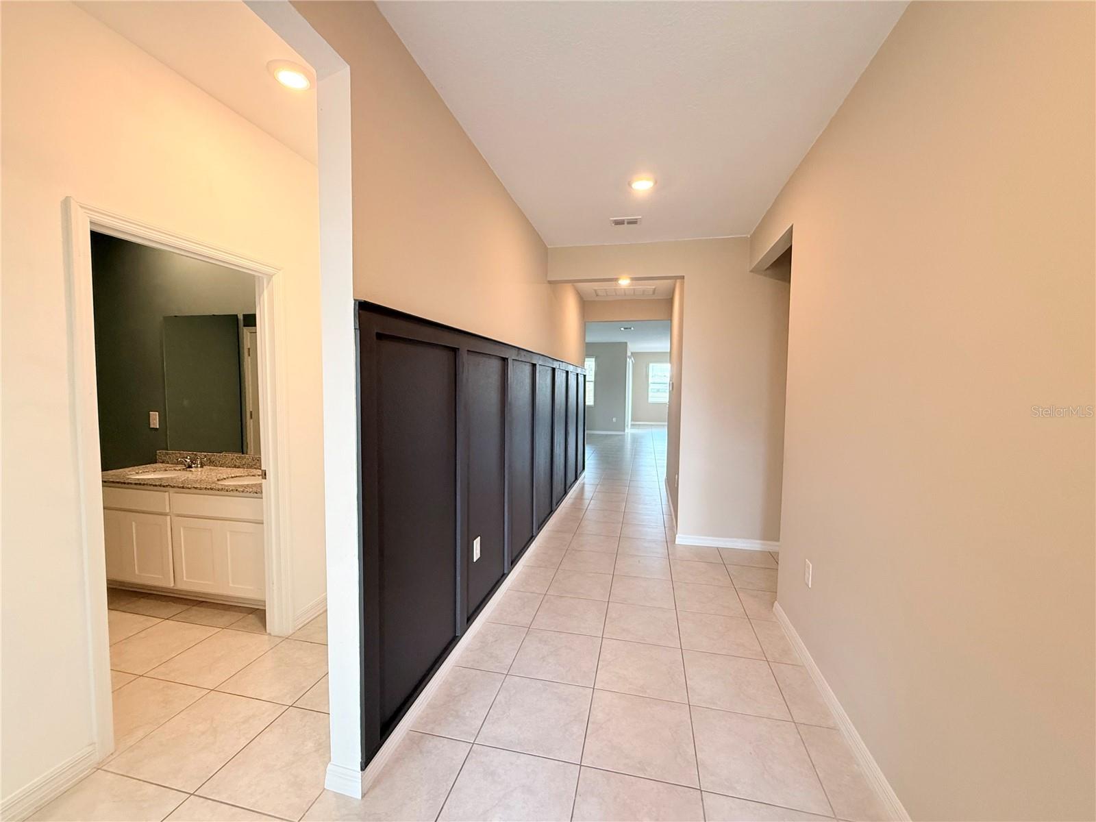 Image 41 of 52 For 2816 Neverland Drive