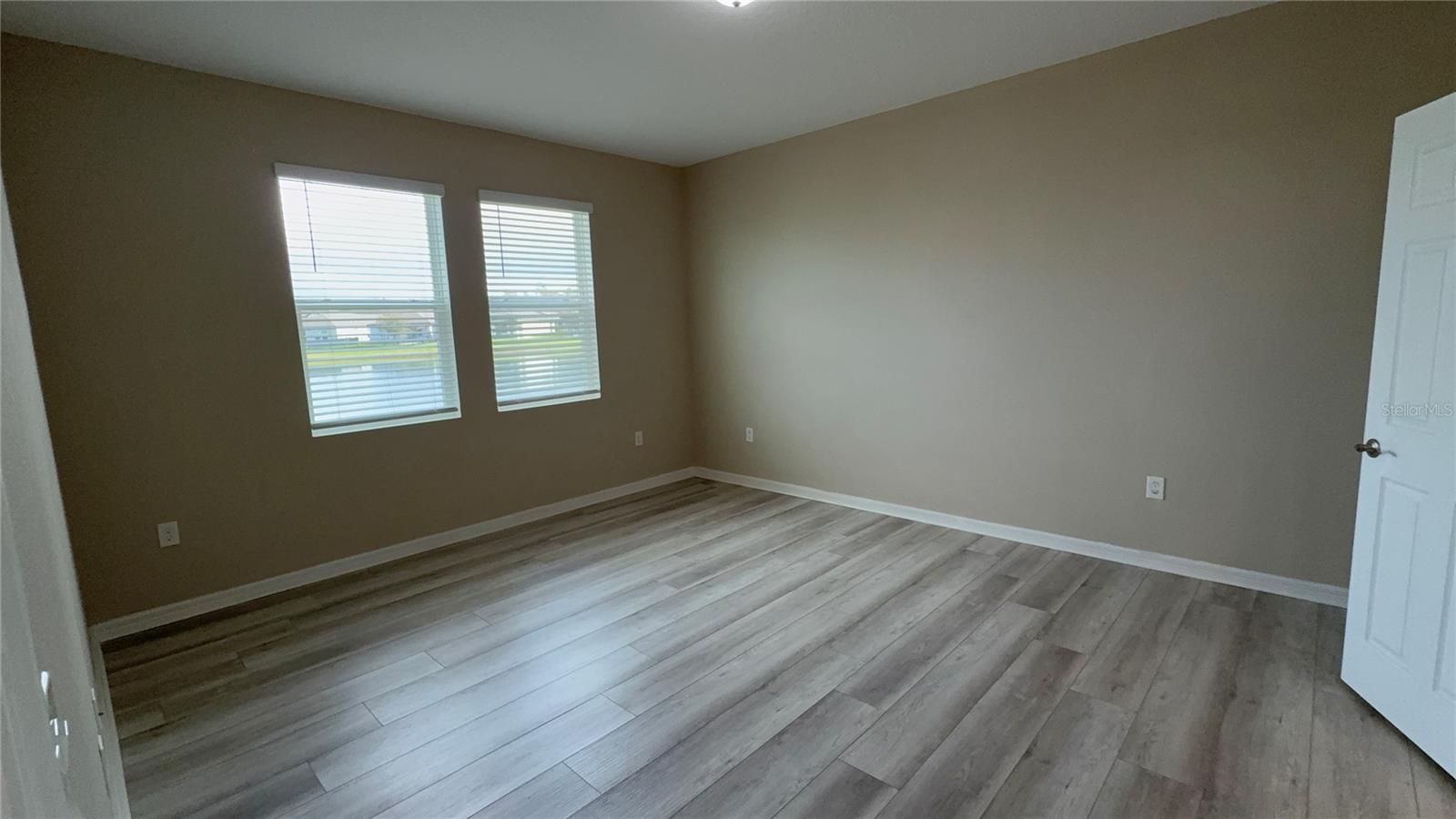 Image 44 of 52 For 2816 Neverland Drive