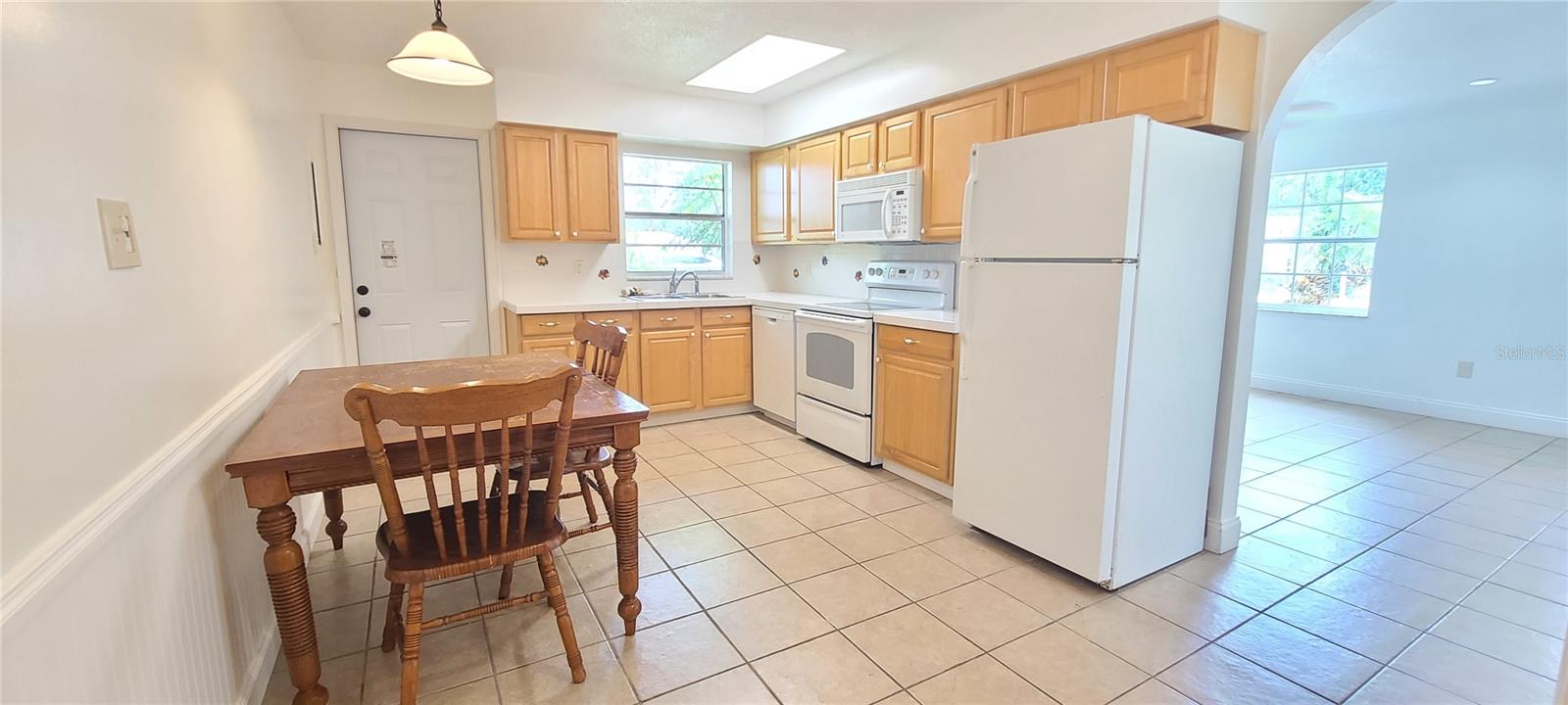 Image 4 of 39 For 5508 Lancewood Circle