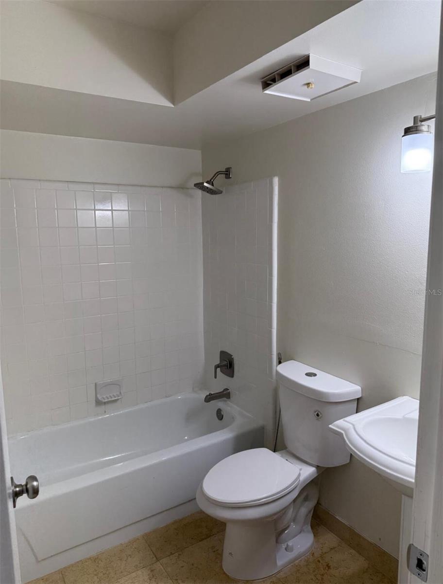 Image 10 of 20 For 4701 Capri Place 185