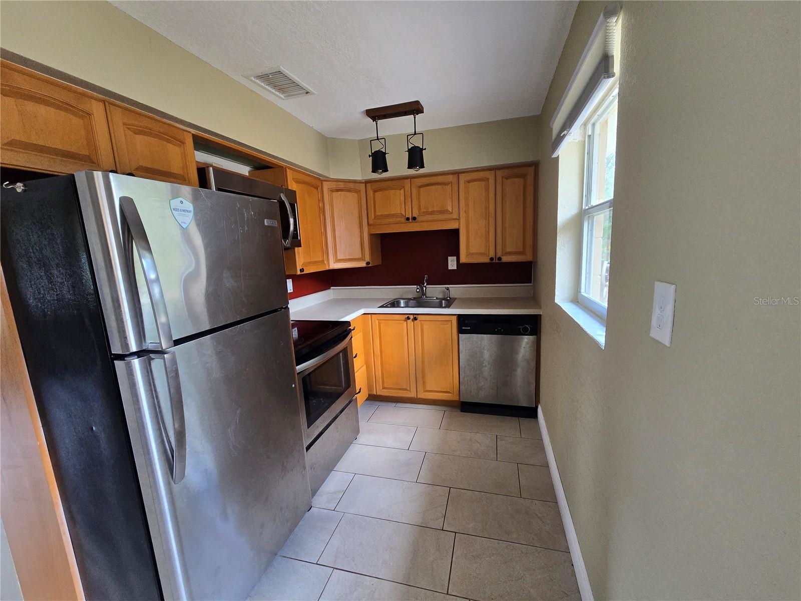 Image 7 of 25 For 610 Lancaster Avenue