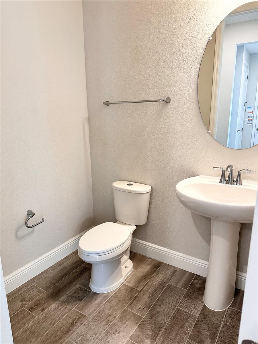 Image 11 of 33 For 7121 Carrickbend Lane