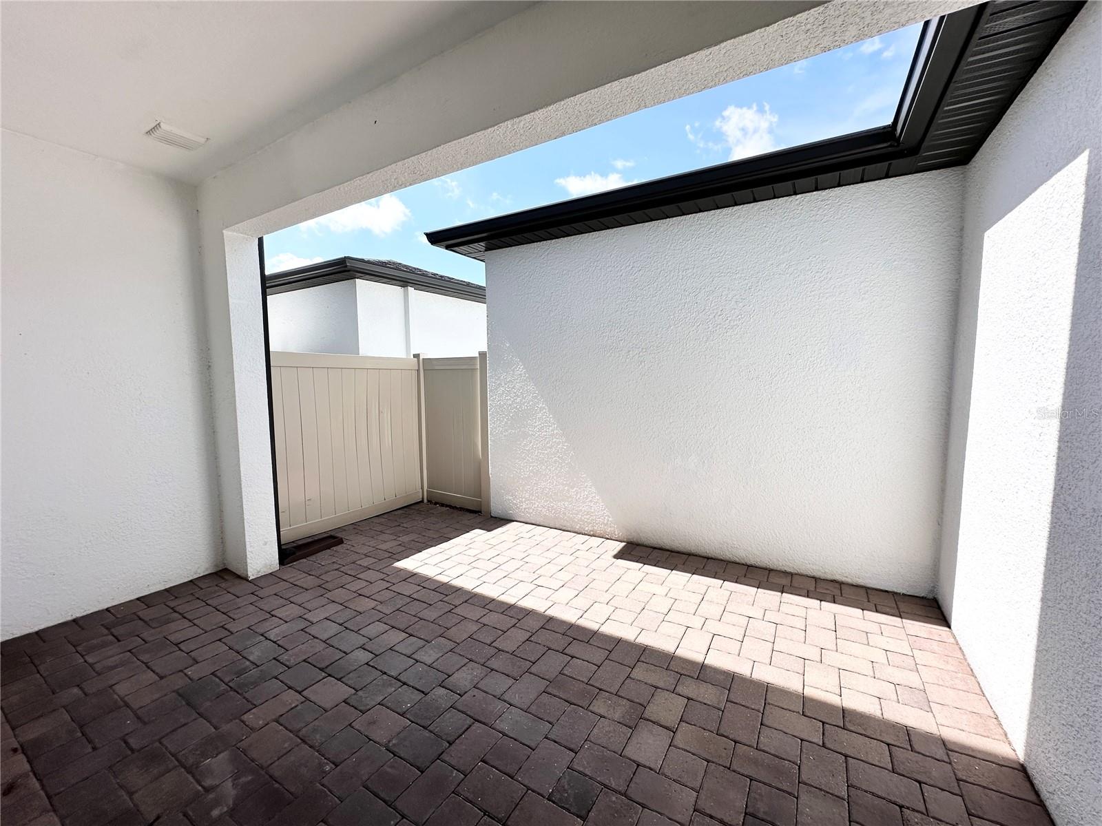 Image 13 of 33 For 7121 Carrickbend Lane