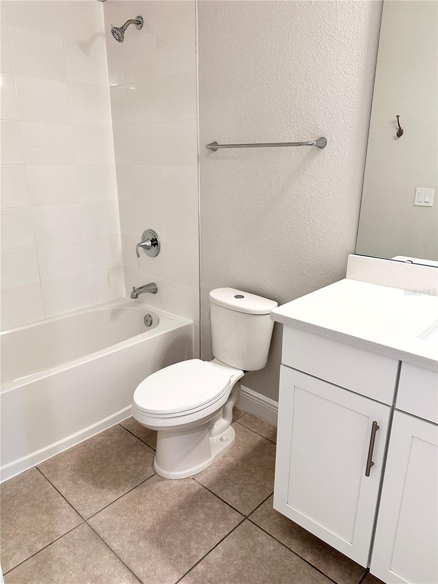 Image 15 of 33 For 7121 Carrickbend Lane