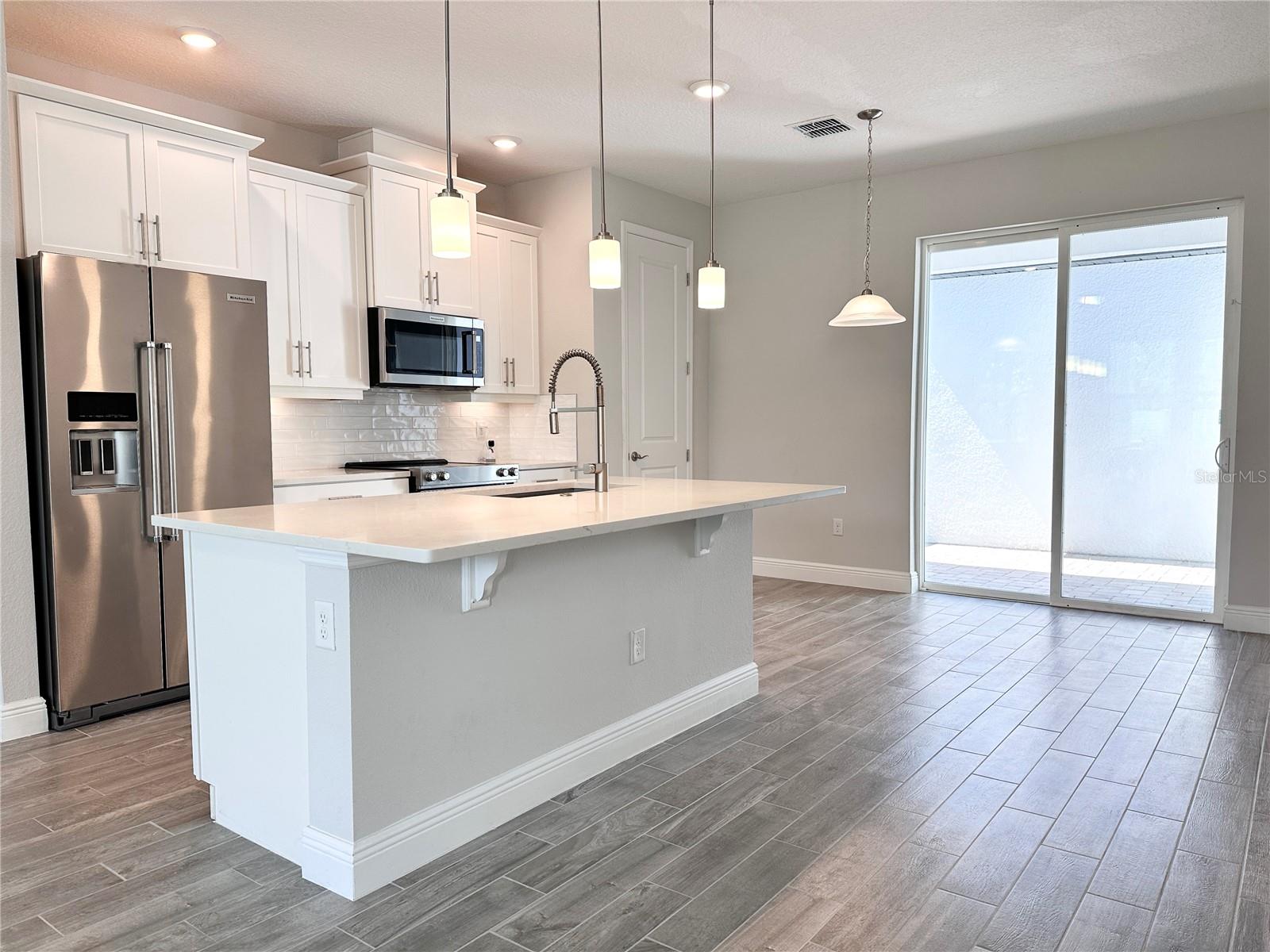 Image 2 of 33 For 7121 Carrickbend Lane