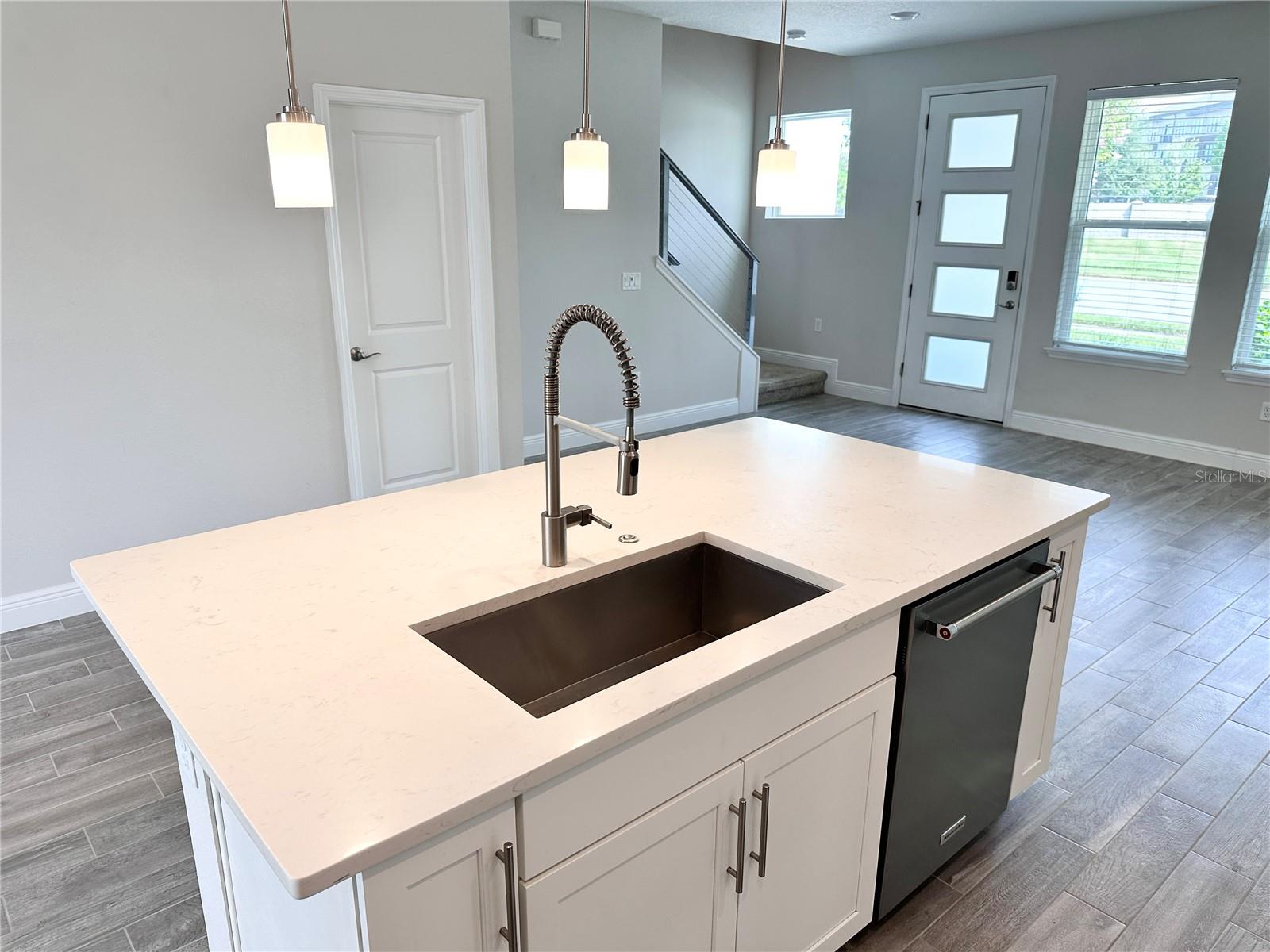 Image 5 of 33 For 7121 Carrickbend Lane