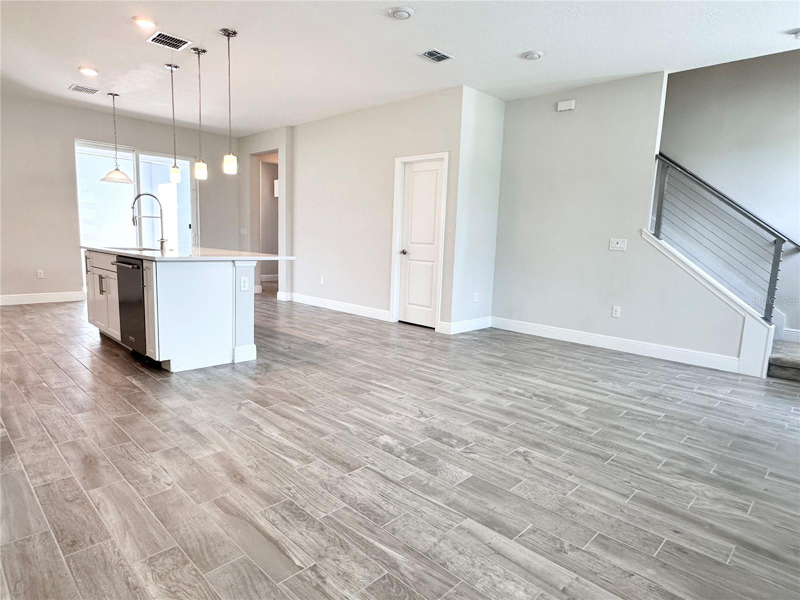Image 9 of 33 For 7121 Carrickbend Lane
