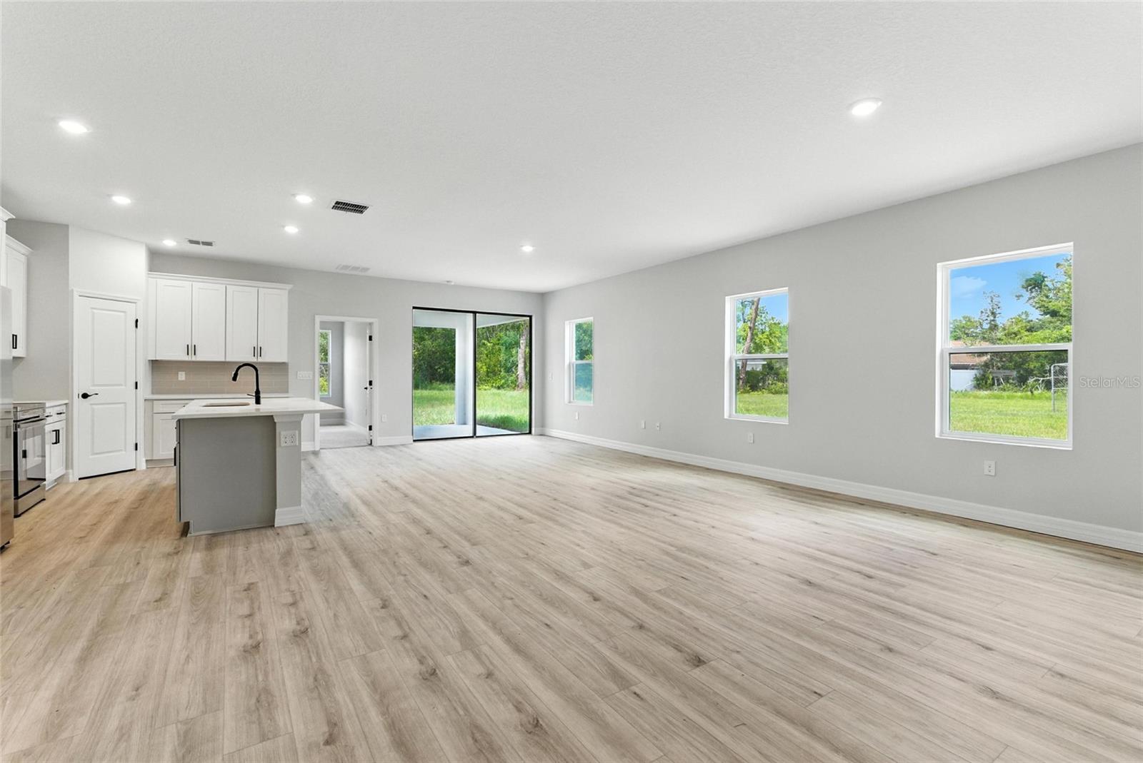 Image 13 of 40 For 13822 Sw 42nd Court Road